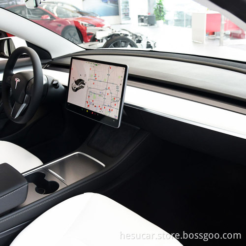 Azionamento a 4 ruote in stock Tesla Modello 3 486 CV veicolo elettrico puro veicolo a 4 porte a 5 posti di medie dimensioni con velocità di 261 km/h